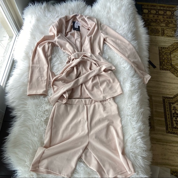 Fashion Nova Workaholic Babe Blazer Short Set - Picture 7 of 7